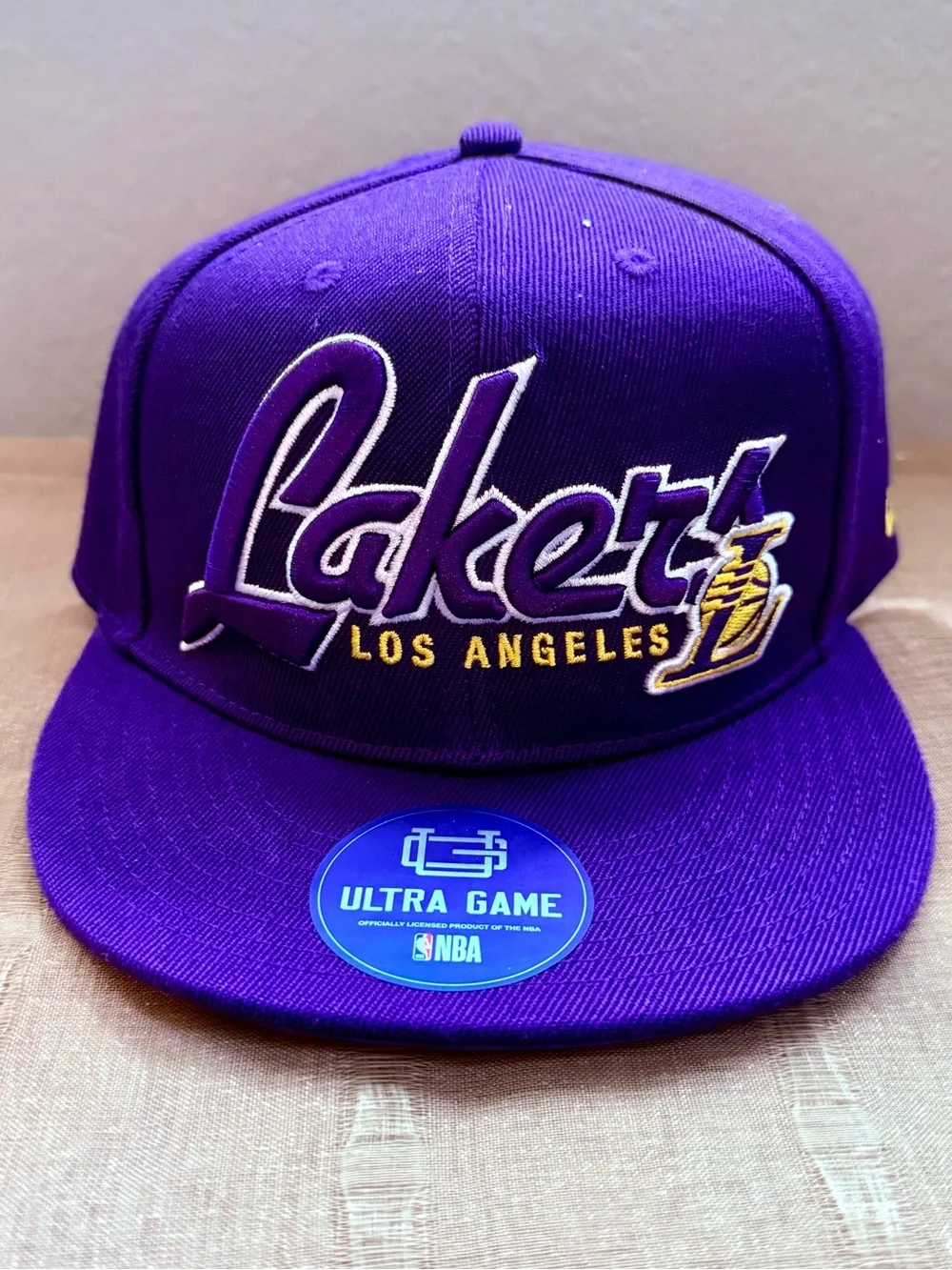 NWT Official LA Lakers SnapBack hat cap- Ultra Game Heat Wave Purple